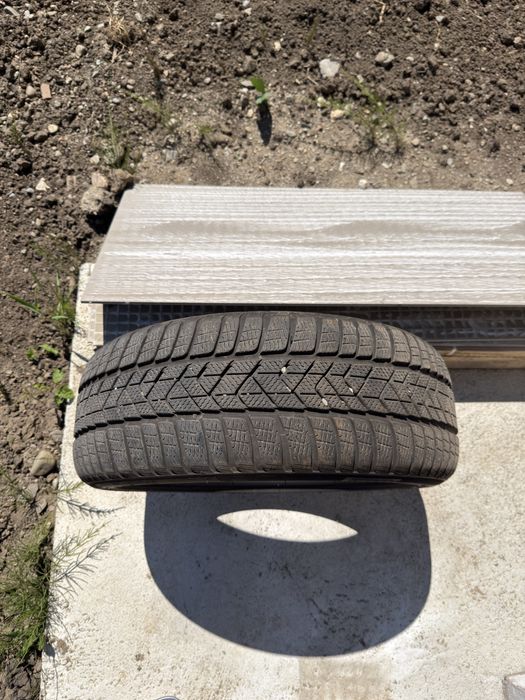 2 anvelope Pirelli Sottozero 3, iarna, 225/45/18, DOT 2025