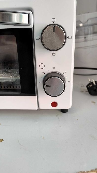 Чисто нова малка-компактна Фурна Termomax с двойно стъкло 650W