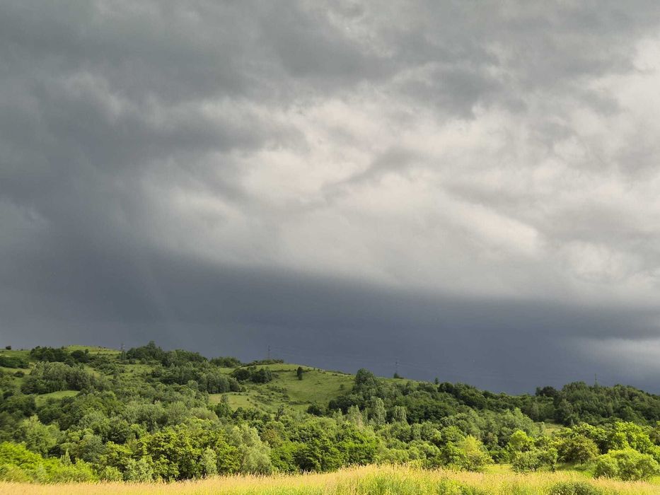 teren de vanzare slatioara (com stramtura)