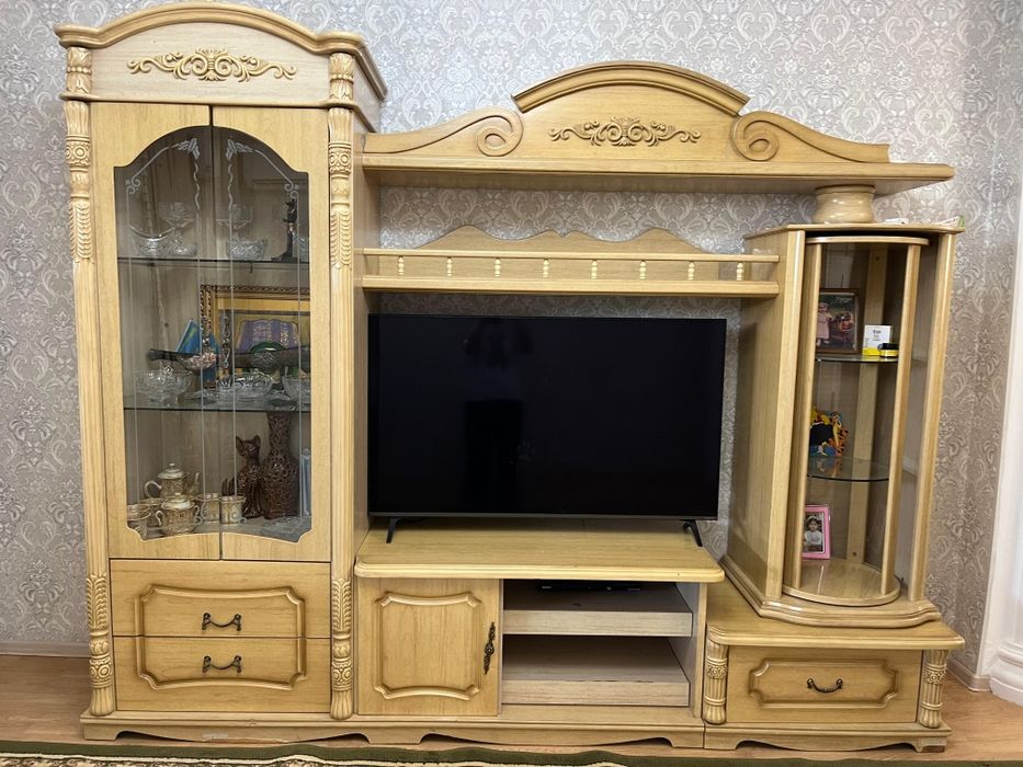 Продается гостинная мебель