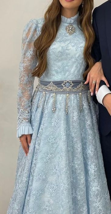 Платье женское вечернее.