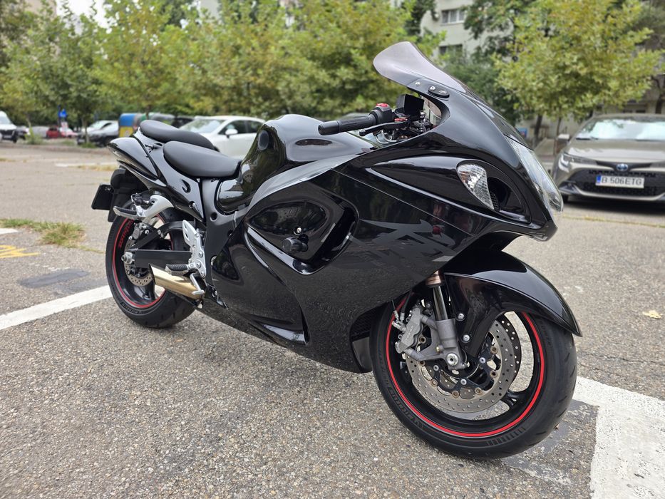 Suzuki Hayabusa GSX1300R din 2008 32.500 km și accesorii de 1000 € la doar 7500 €