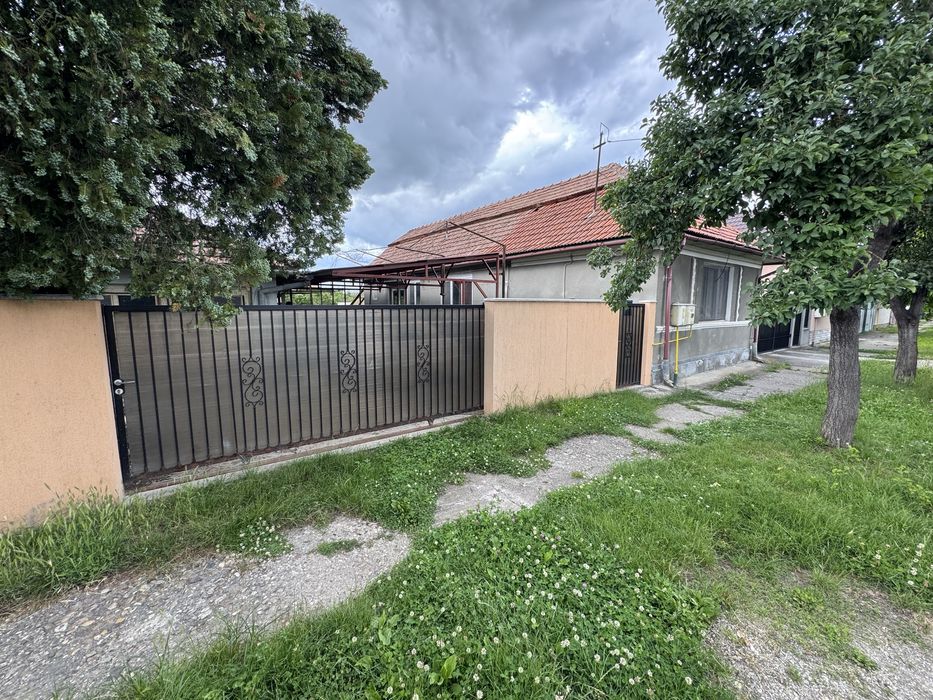 Casa de vanzare