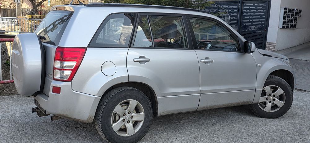 Suzuki Grand Vitara 2.0i-16V-140 cp 4x4