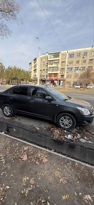 Cobalt. 2020-yil. Tayyor moshina. Gk2 mokriy asfalt rang. 4-pok metan