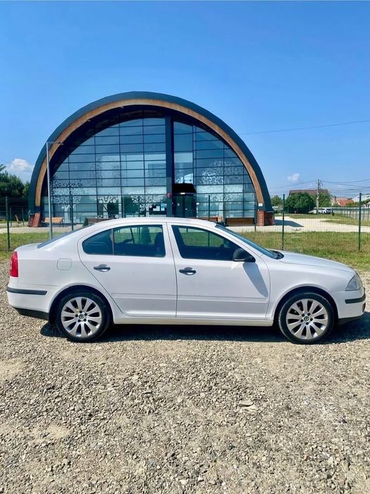 SKODA Octavia 2011 — imagine 4