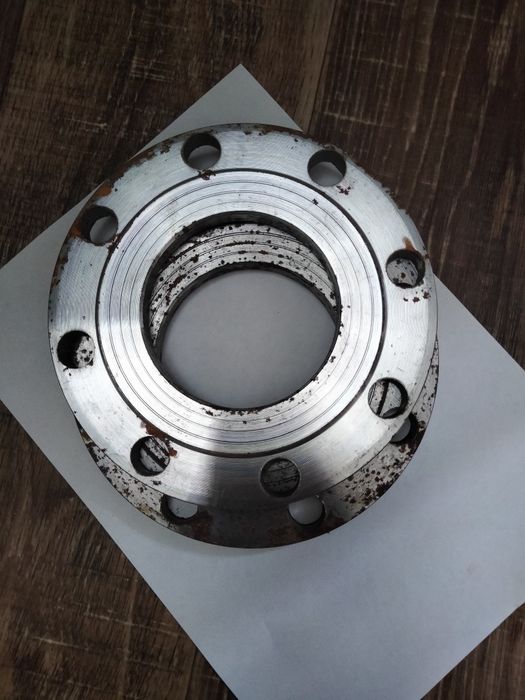 Продам новый стальной флянец