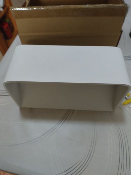 Aplica interior/ exterior case birouri spatii comerciale 8w