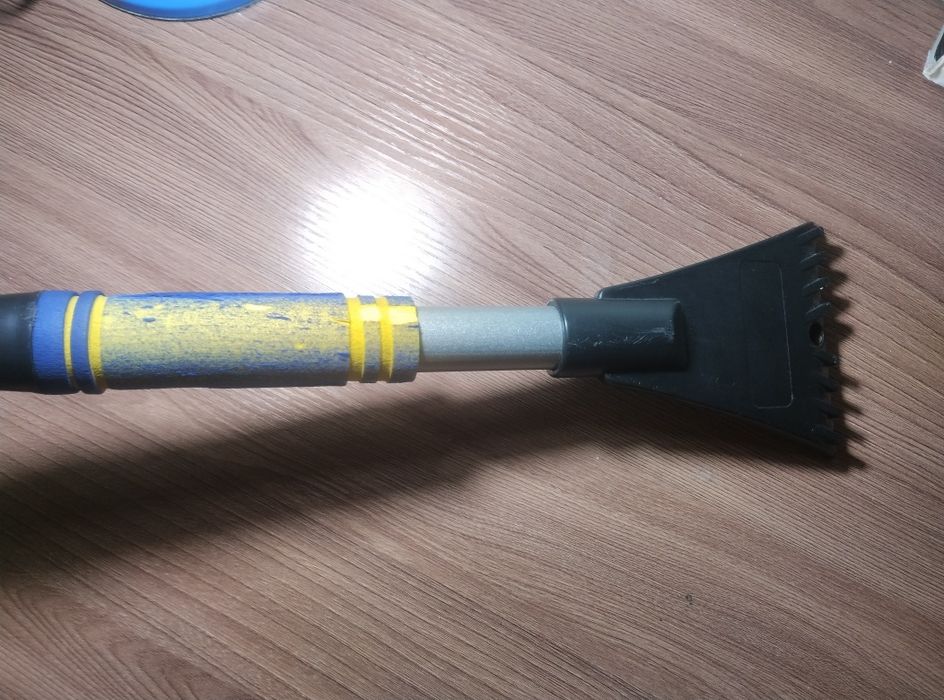 Продам щётку для чистки машин