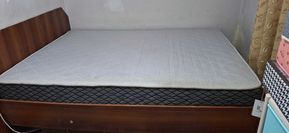 Продам спальный гарнитр