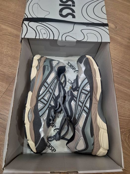 Продам кроссовки Asics gel nyc