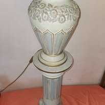 Veioza cu pedestal din samota decor