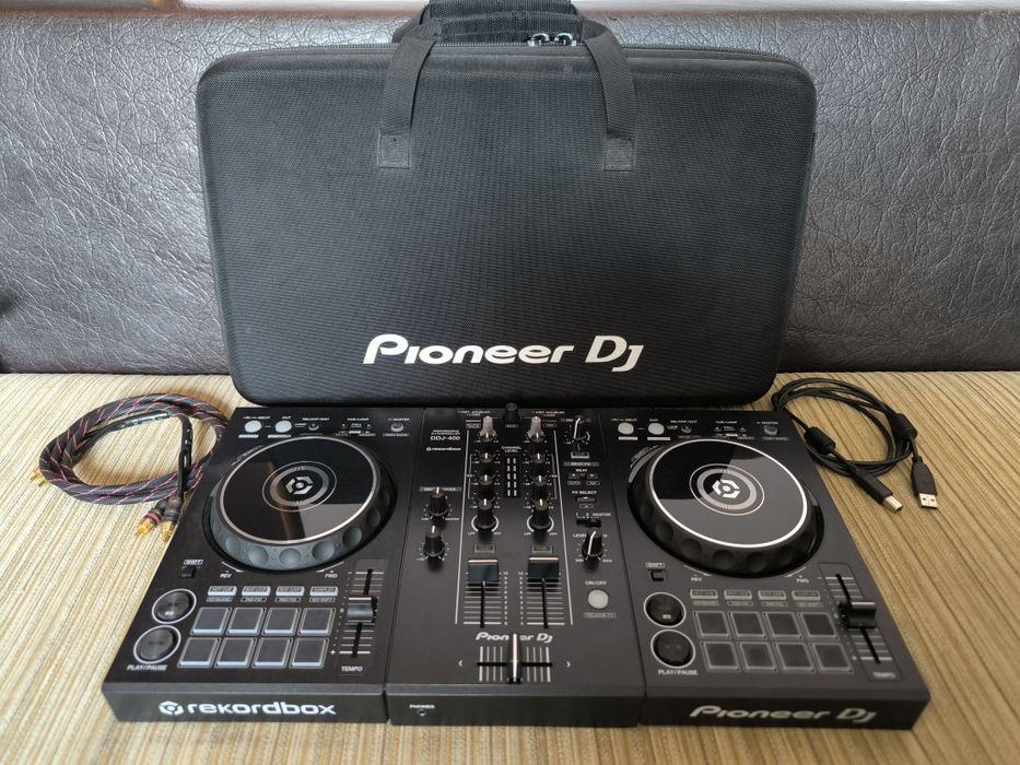Pioneer DDJ-400 – Пълен премиум комплект (Твърд кейс + кабели) – КАТО НОВ!