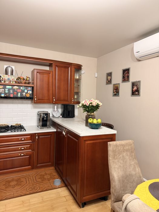 Кухонный гарнитур из массива дуба