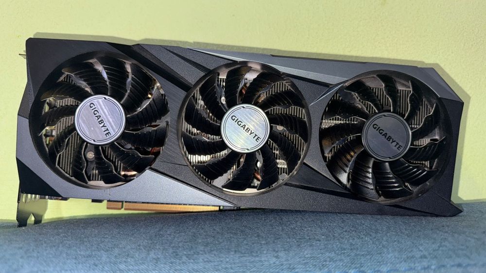 AAMD RX 6800 Radeon Gigabyte Gaming OC