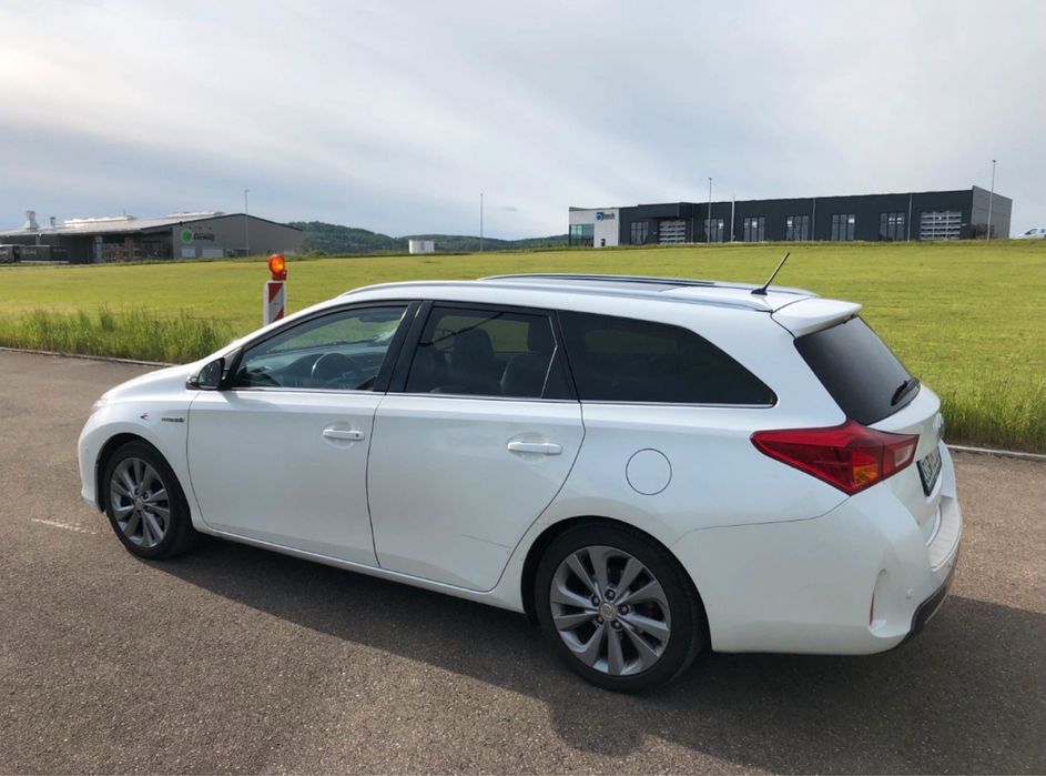 Toyota Auris Hybrid 2013 Sport Touring