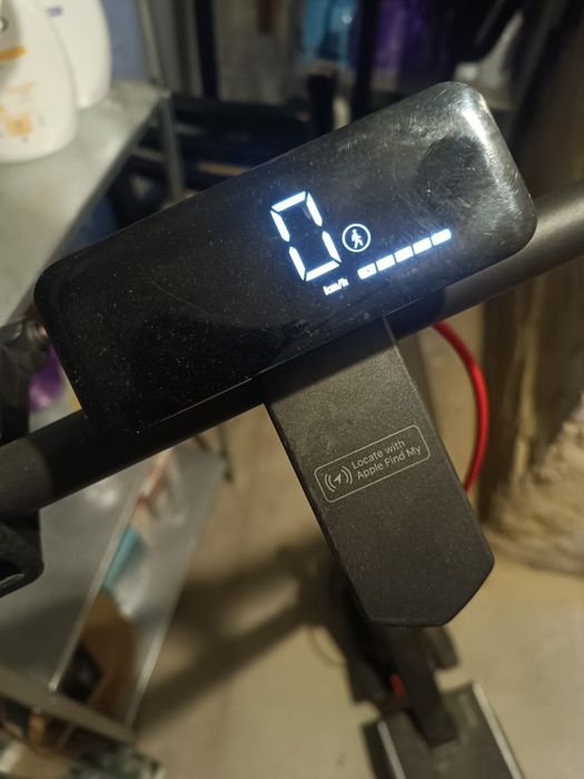 Vând 2 trotinete electrice