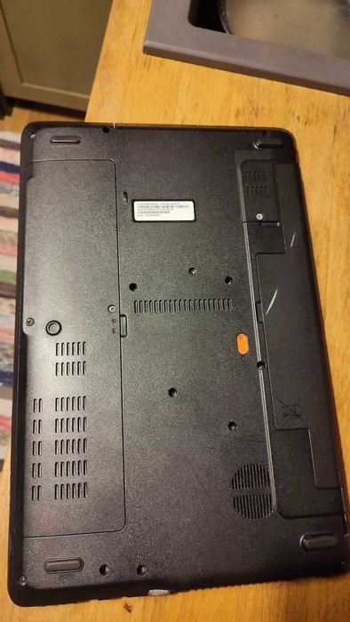 Laptop Acer Aspire E1-531G-B966G75Mnks