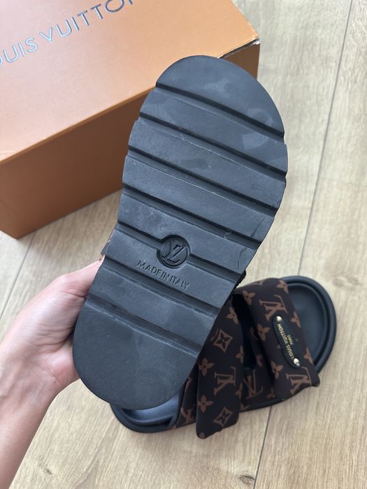 Papuci Louis Vuitton