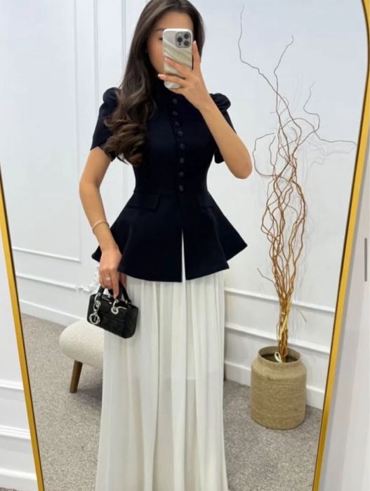 Костюм с юбкой