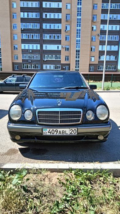 Мерседес 210. 2.5