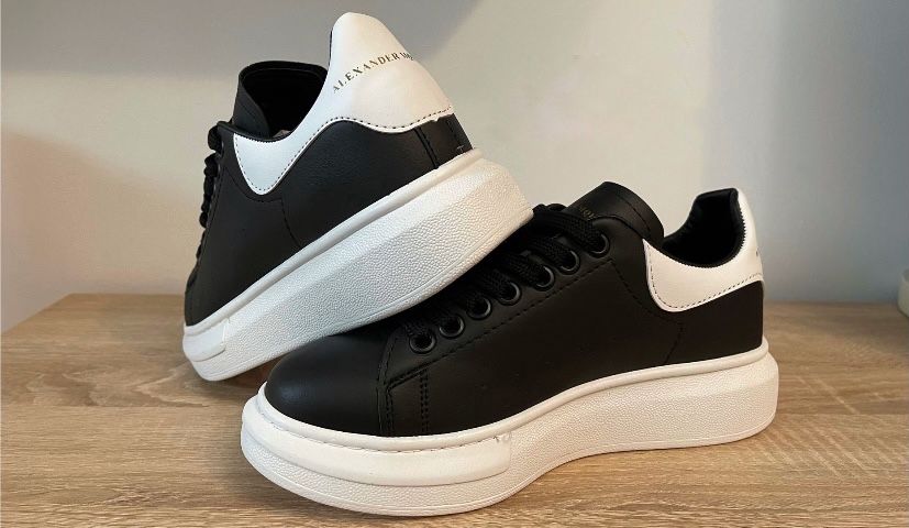 Vand Adidasi Alexander McQueen de barbati marimea 41 si 42