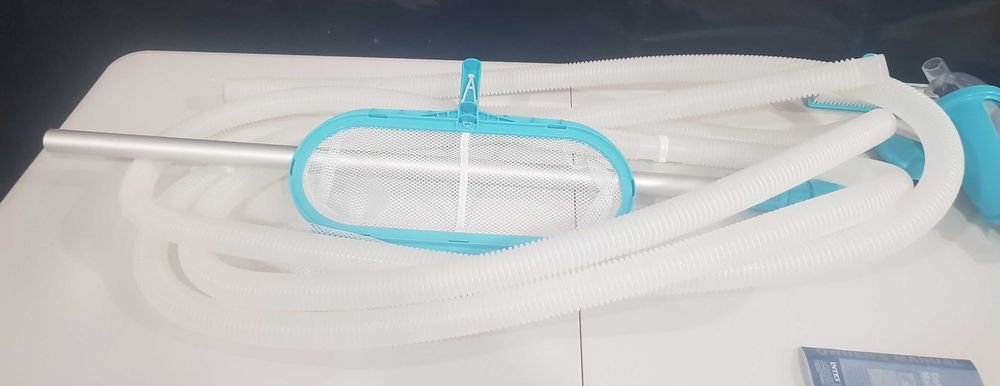 Kit curatare pentru piscina Deluxe Intex 28003, 5 piese - maner telescopic 279 cm