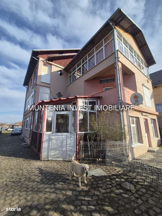 De vanzare Cladire D+P+2E, teren 2000 mp. Zona Targ Saptamanal