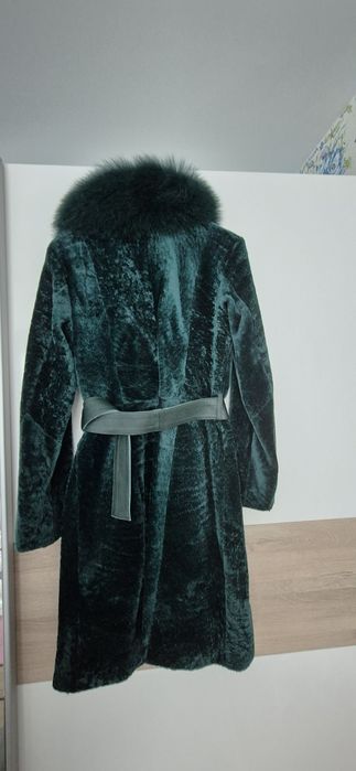 Палто / кожух от естраган, естествена кожа и лисица