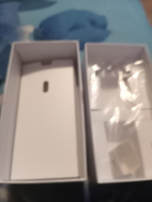 Vând tf marca Honor x6 la cutie..