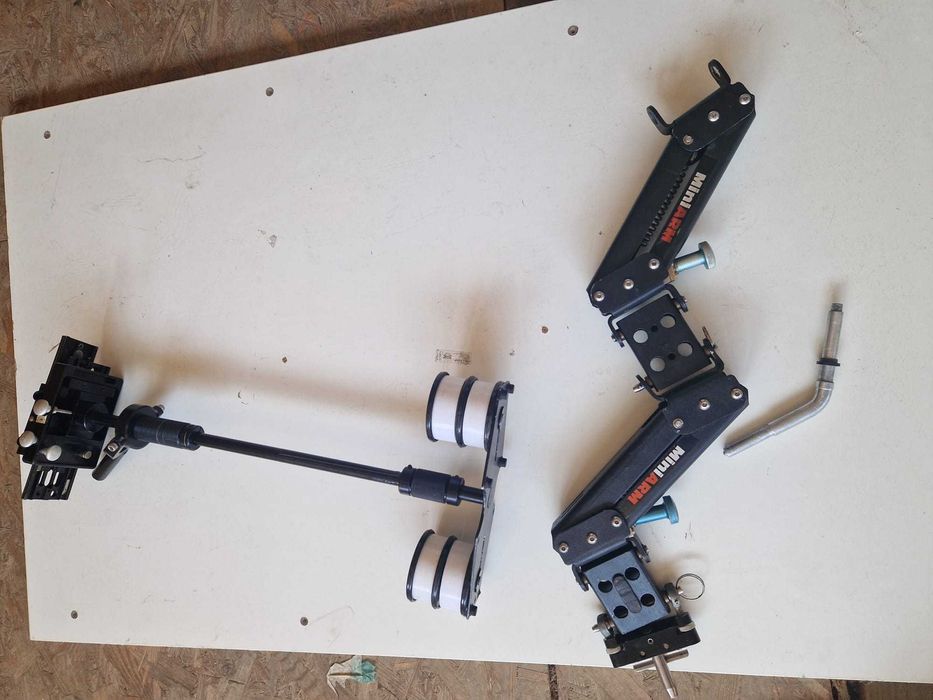 Stabilizator cu vesta pentru camere video/foto