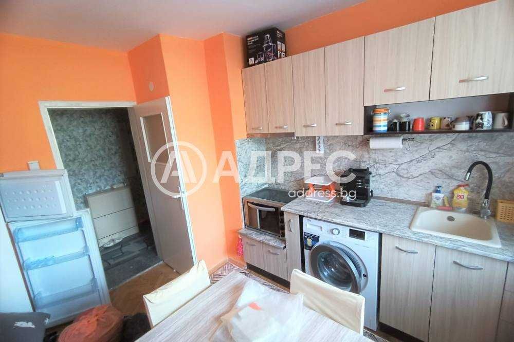 Двустаен среден апартамент в централната част на гр. Разград!