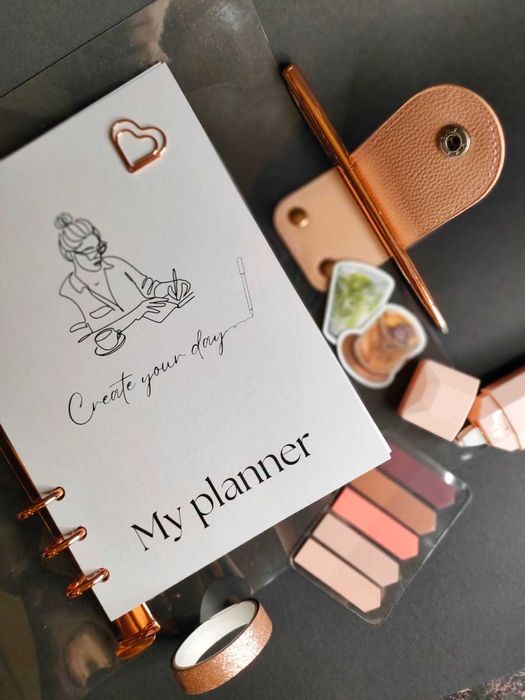 Стейшънъри кутия розово злато: с планер/тефтер и аксесоари