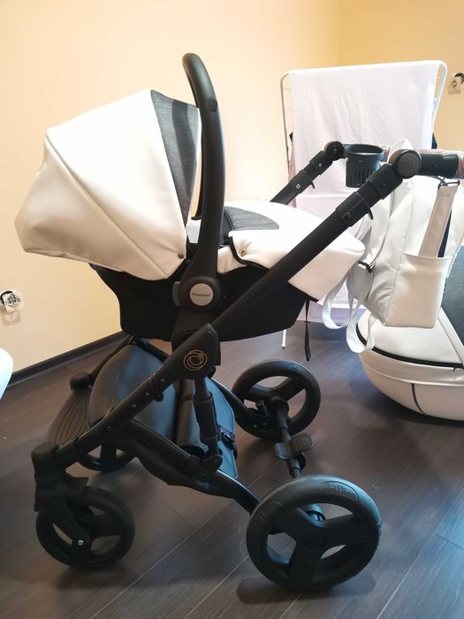 Бебешка Количка - бяла, кожена 3в1-НАМАЛЕНА ЦЕНА!!!