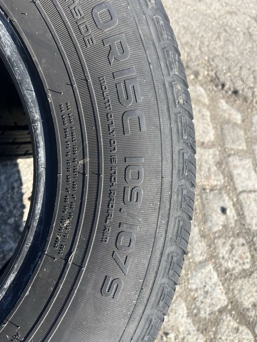 2 бр. летни гуми 215/70/15C Nokian 8 mm DOT 4515