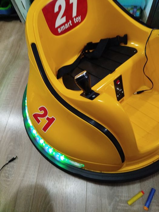 Vând mașinuța electrică  360'