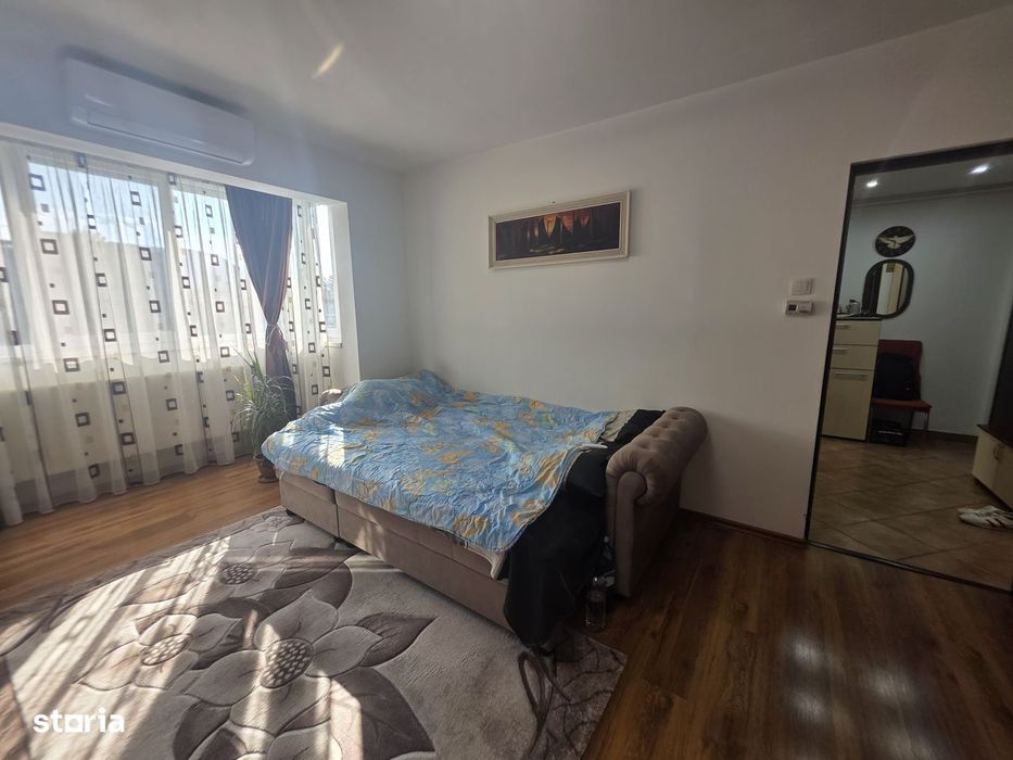 Vand 2 camere zona Astra cu vedere spre Tampa si aer conditionat
