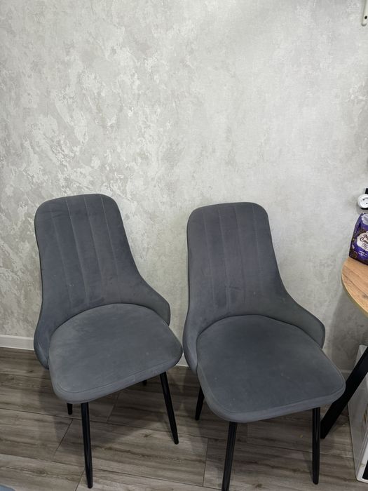 Стулья новые почти серые