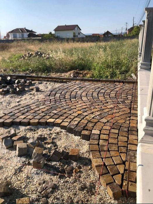 Piatra cubică andezit