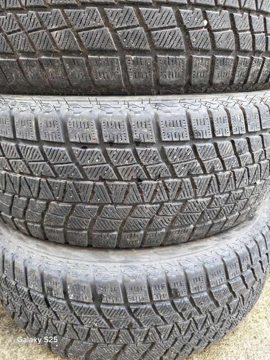 Гуми 235 60 18 зимни