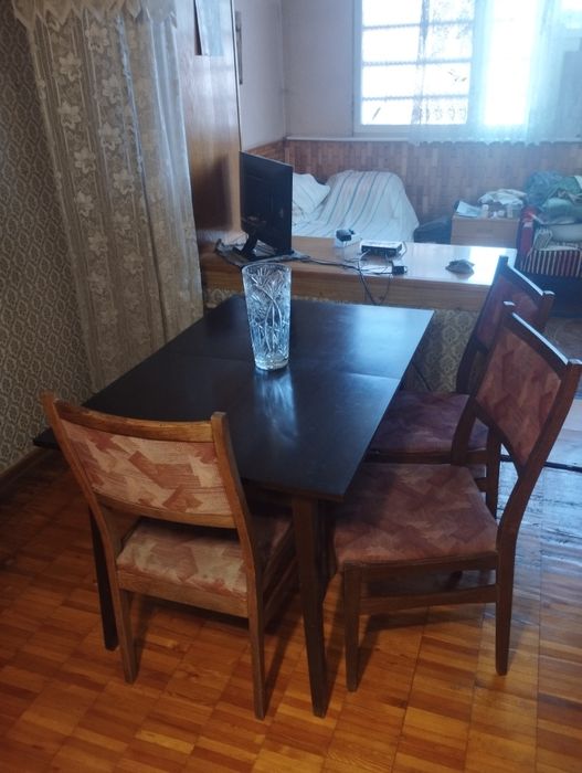 Стол и 6 стульев