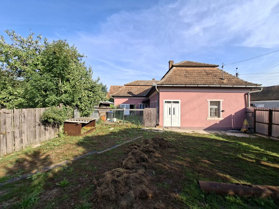 Casa si teren de vanzare