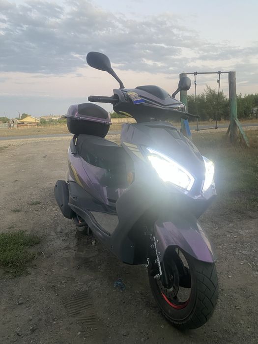 Продам скутер новый