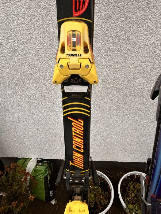 Skiuri  Salomon de vanzare