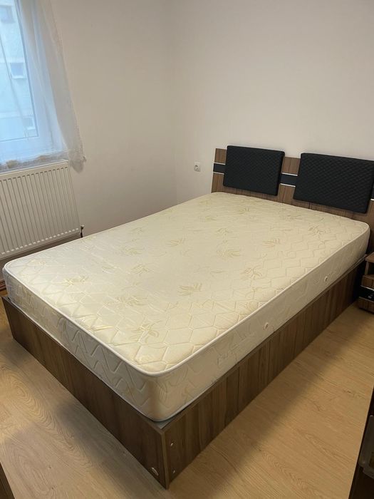 Închiriez apartament