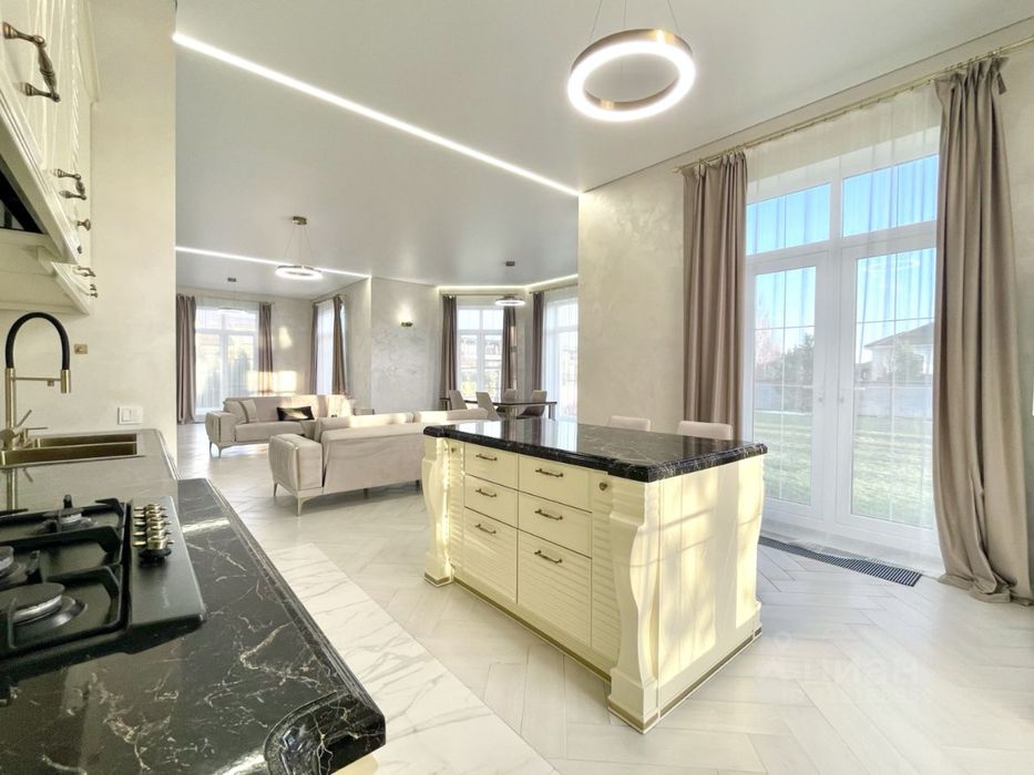 Сдается большой дом в самом центре города!