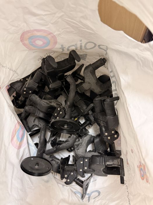 Настенные держатели для гитар