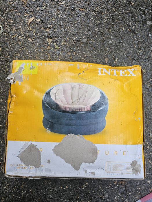 Чисто нов пуф Intex Empire