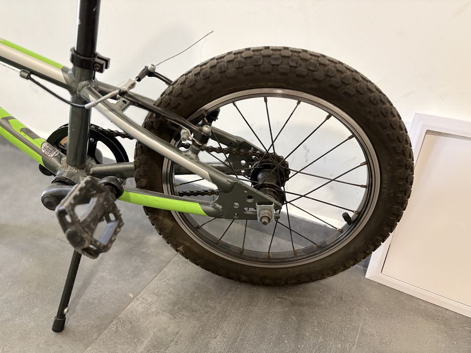 Детски велосипед Drag Badger Lite 16" (сиво/зелено) + помощни колела и степенка