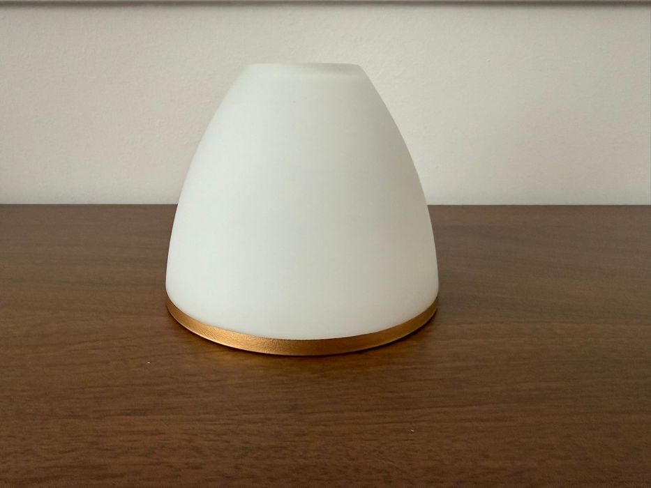 Abajur sticlă alb mat cu margine aurie – nou